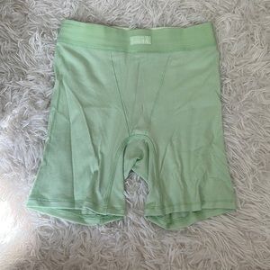 NWT SKIMS cotton rib boxer shorts. RARE COLOR: Honeydew